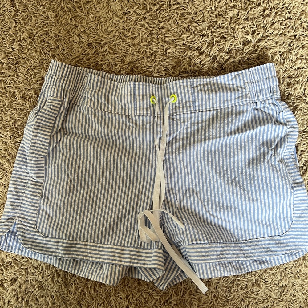 Vineyard Vine Women’s shorts